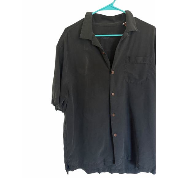 Tommy Bahama Men's Large Black Short Sleeve Collar Tropical Print Button Up - Picture 3 of 9
